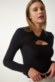 Kadın Siyah Cut Out Detaylı Fitilli Örme Bluz SF00005 Kadın Siyah Cut Out Detaylı Fitilli Örme Bluz SF00005