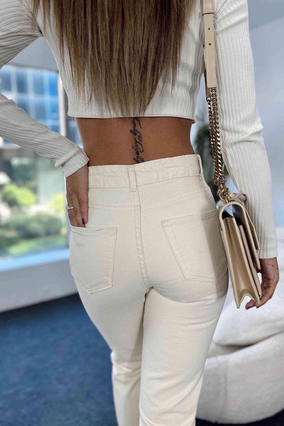 Yüksek Bel Krem Mom Jeans Likralı Esnek Kot Pantolon 2024 Yüksek Bel Krem Mom Jeans Likralı Esnek Kot Pantolon 2024