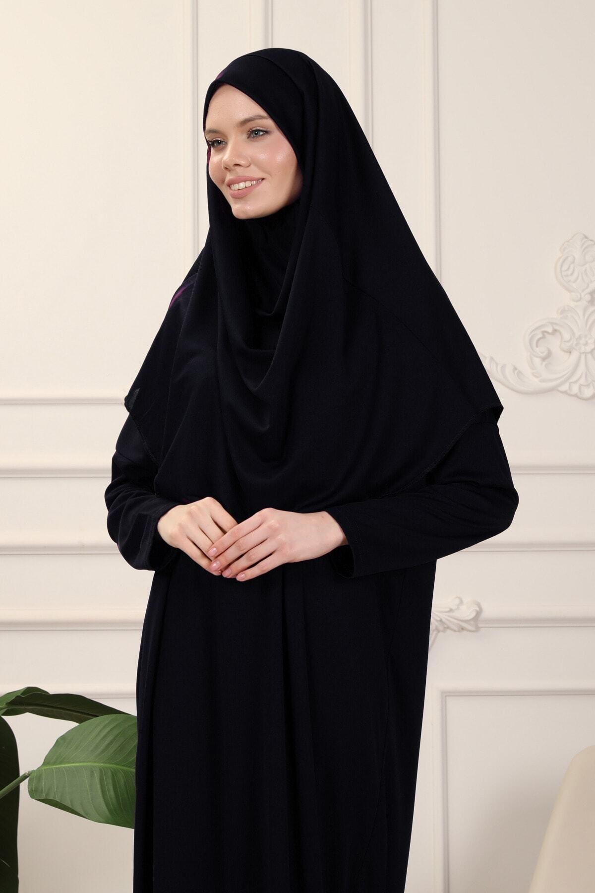 Siyah Tek Parça Kolay Kullanımlı Kendiliğinden Başörtülü Namaz Elbisesi Siyah Tek Parça Kolay Kullanımlı Kendiliğinden Başörtülü Namaz Elbisesi
