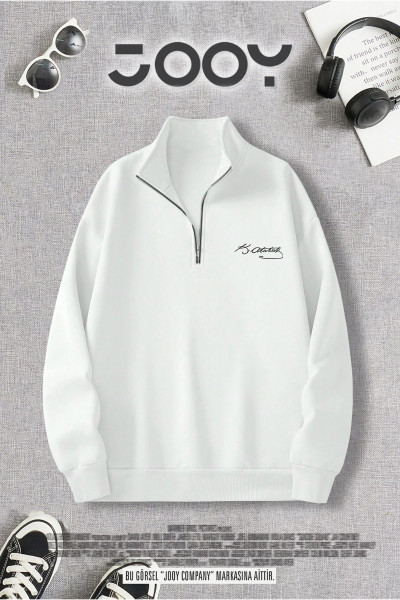 Yarım Fermuarlı Atatürk İmza Baskılı Beyaz Sweatshirt Yarım Fermuarlı Atatürk İmza Baskılı Beyaz Sweatshirt