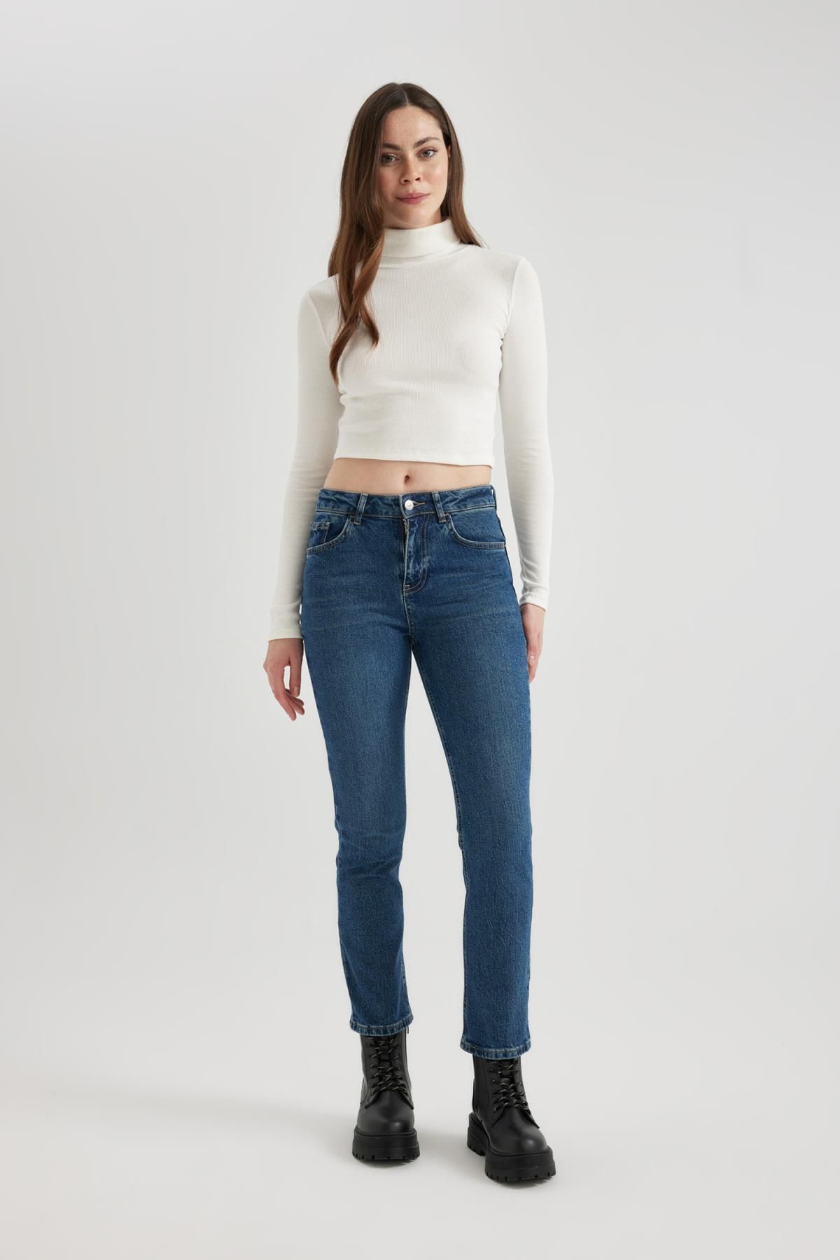 Slim Fit Dar Kesim Yüksek Bel Bilek Boy Jean Pantolon B8204ax23cw