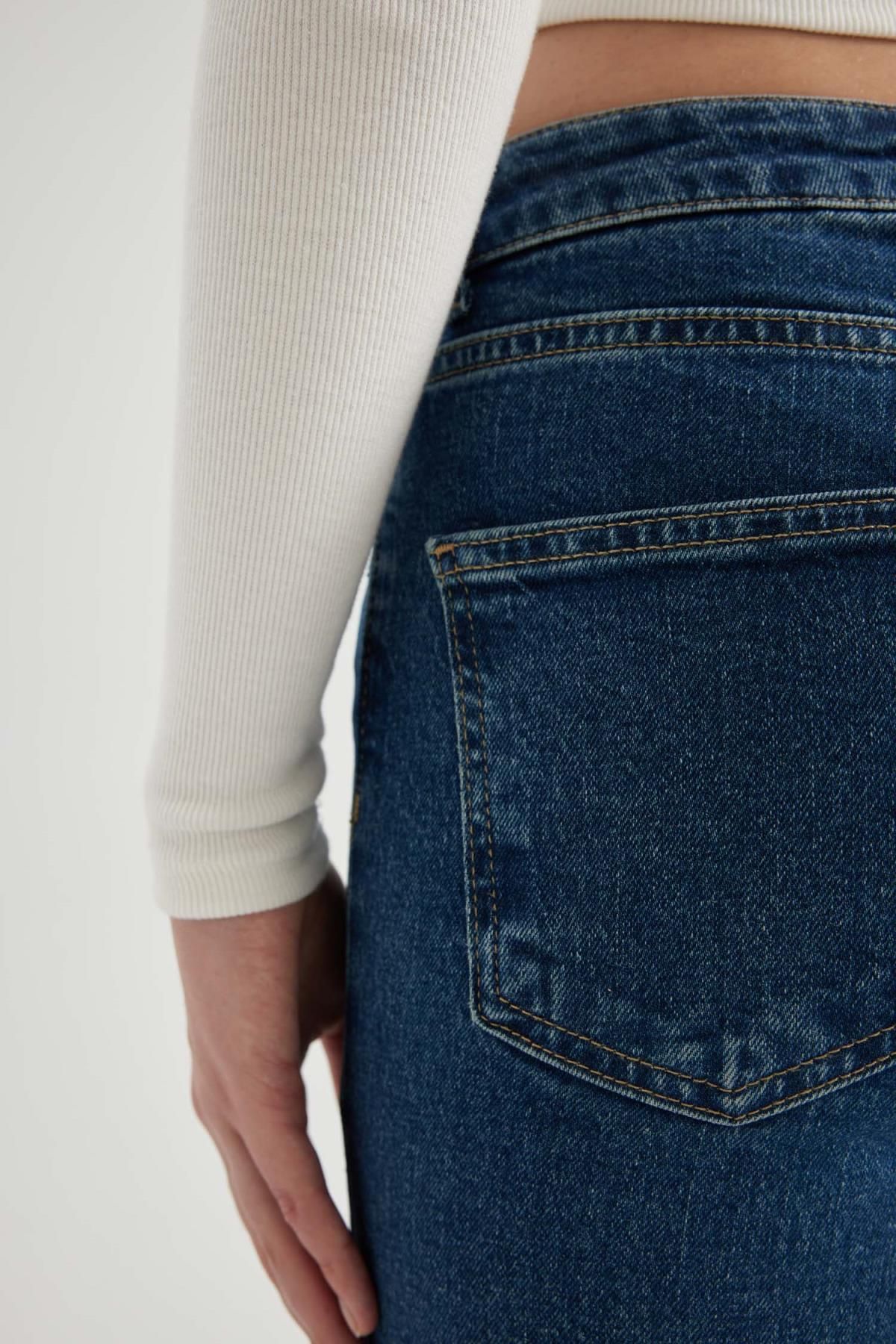Slim Fit Dar Kesim Yüksek Bel Bilek Boy Jean Pantolon B8204ax23cw