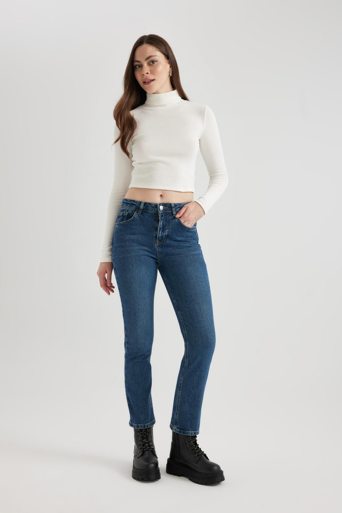 Slim Fit Dar Kesim Yüksek Bel Bilek Boy Jean Pantolon B8204ax23cw