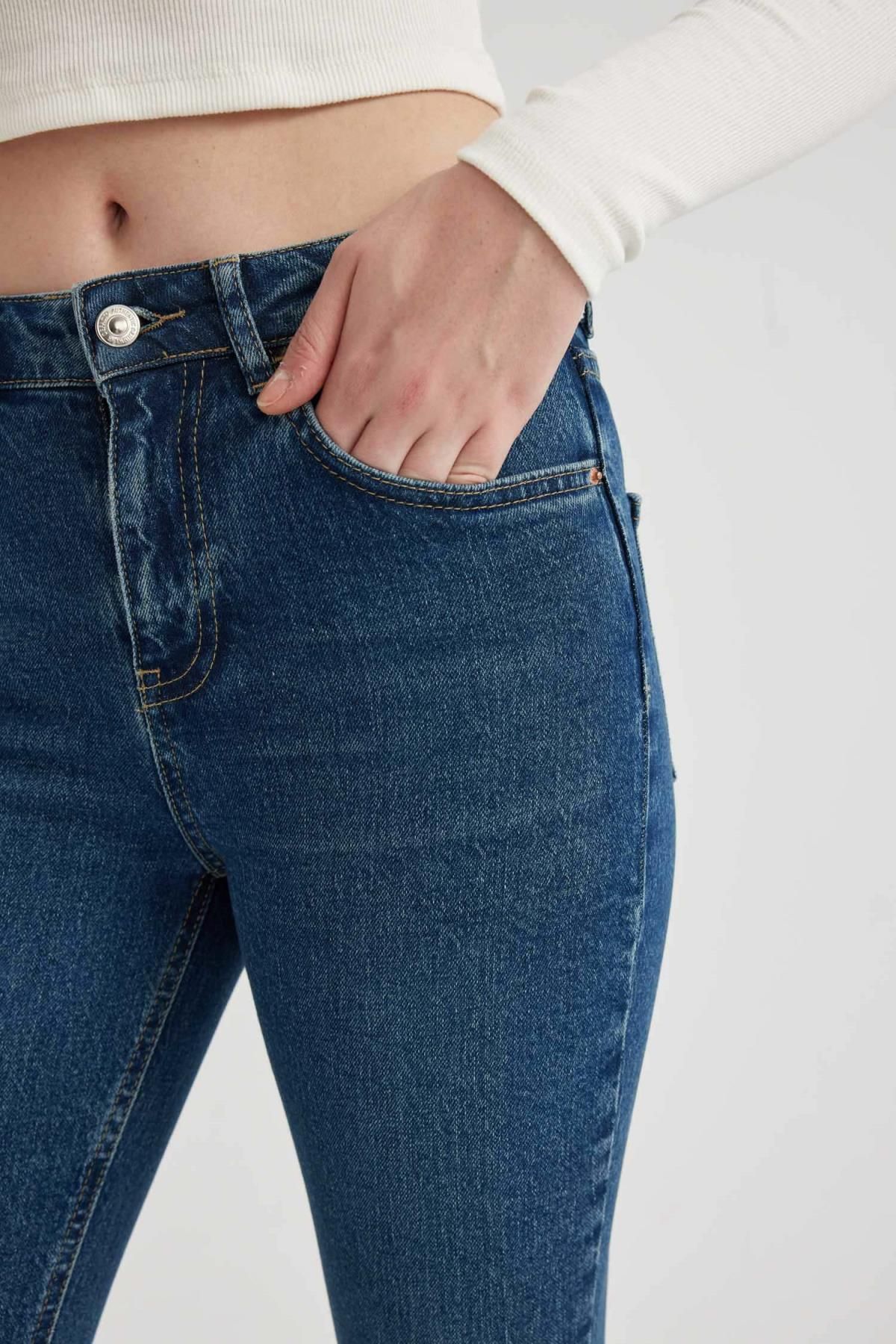 Slim Fit Dar Kesim Yüksek Bel Bilek Boy Jean Pantolon B8204ax23cw