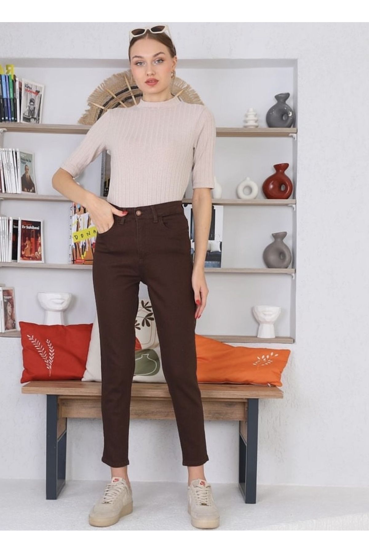 Lora Super Kahve Mom Boyfriend Kot Pantolon Yüksek Bel Esnek 2024 Lora Super Kahve Mom Boyfriend Kot Pantolon Yüksek Bel Esnek 2024