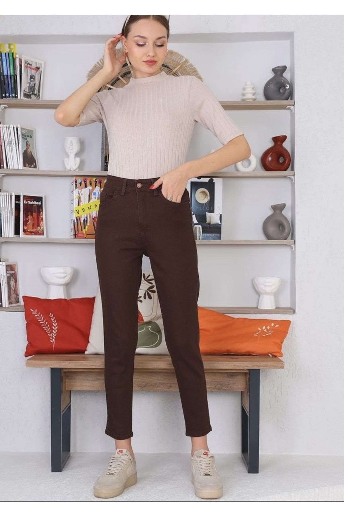 Lora Super Kahve Mom Boyfriend Kot Pantolon Yüksek Bel Esnek 2024 Lora Super Kahve Mom Boyfriend Kot Pantolon Yüksek Bel Esnek 2024