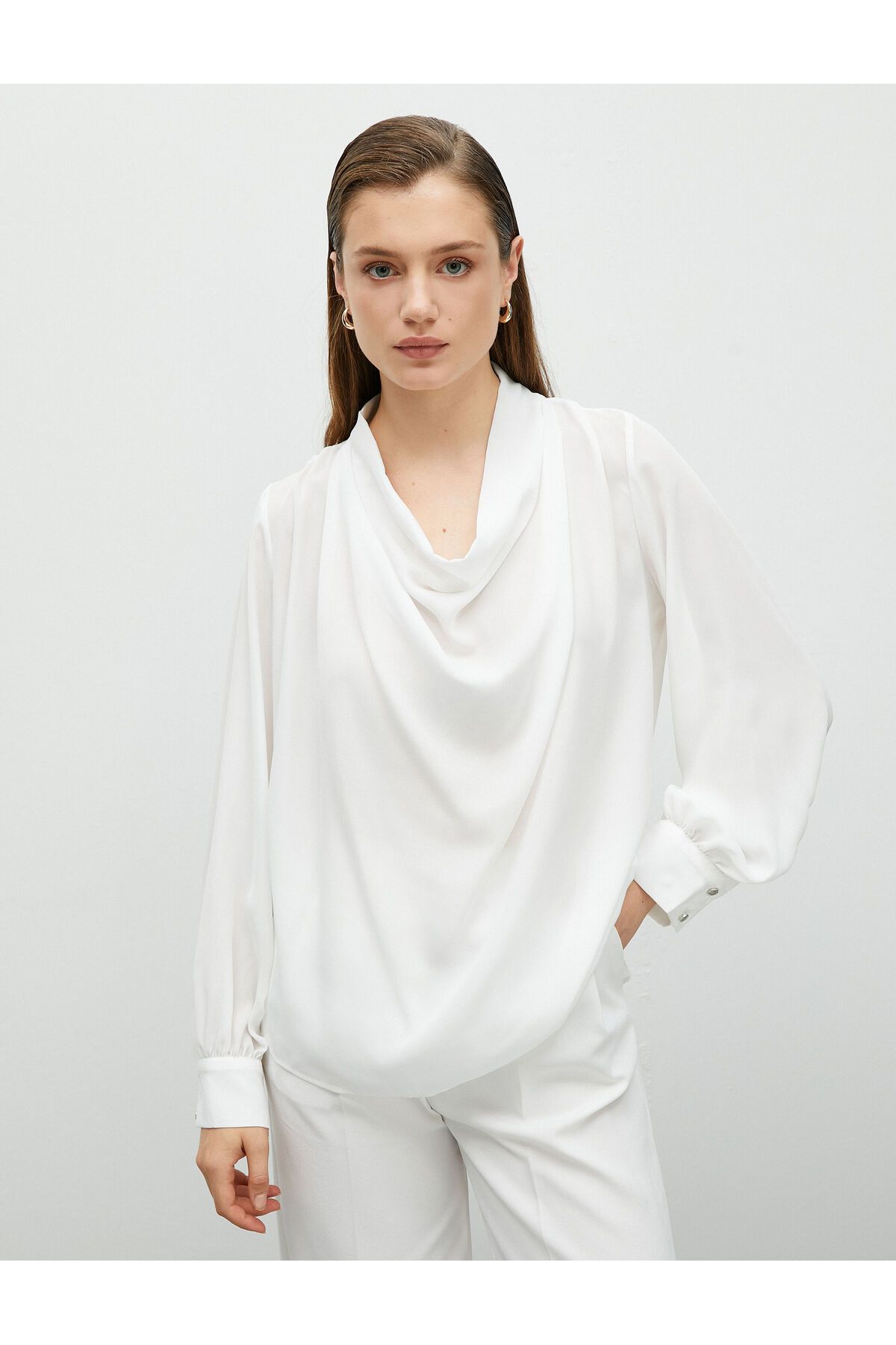 Şifon Bluz Degaje Yaka Balon Kollu Şifon Bluz Degaje Yaka Balon Kollu