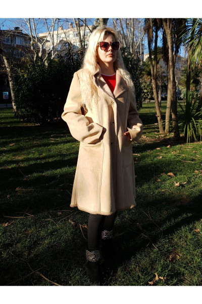 Osmanlı Hanedan Modası Çok Yüksek Kalitede Krem Renk Kürklü Nubuk Deri Kadın Palto Osmanlı Hanedan Modası Çok Yüksek Kalitede Krem Renk Kürklü Nubuk Deri Kadın Palto