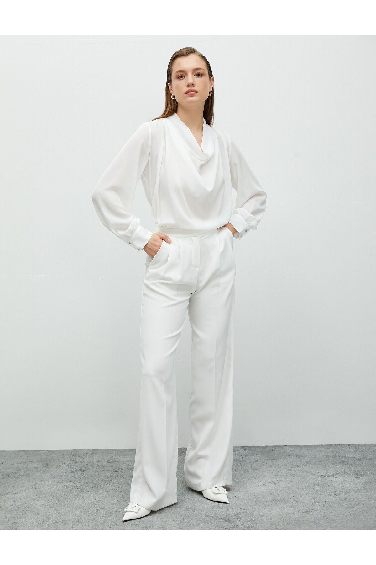 Şifon Bluz Degaje Yaka Balon Kollu Şifon Bluz Degaje Yaka Balon Kollu