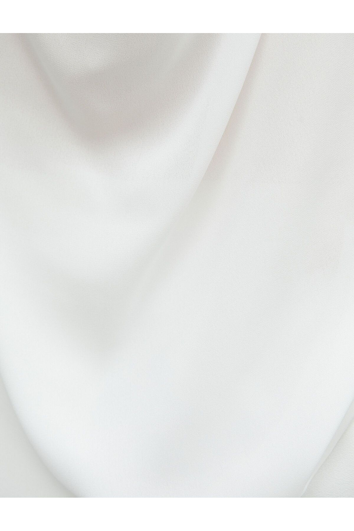 Şifon Bluz Degaje Yaka Balon Kollu Şifon Bluz Degaje Yaka Balon Kollu