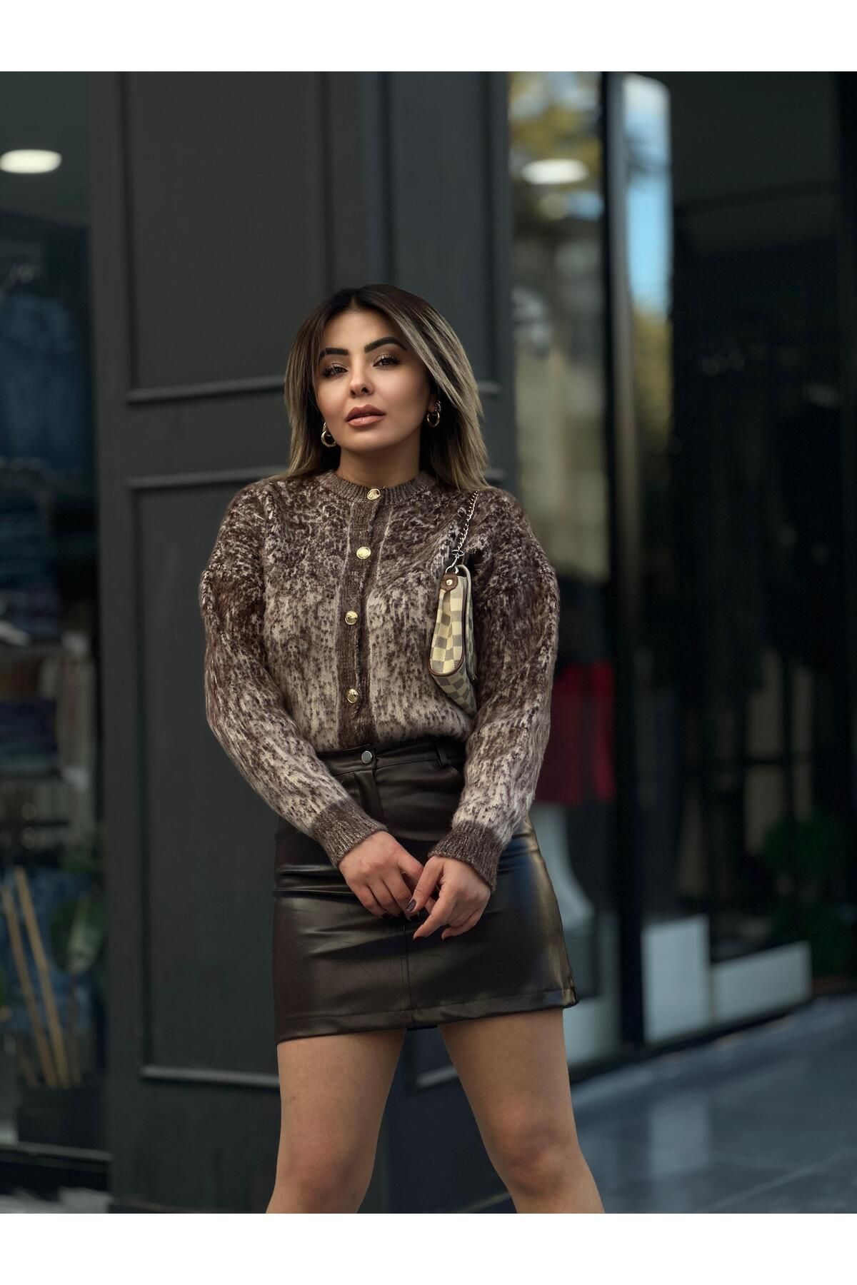 Vanilya Acı Kahve İki Renkli Şardonlu Hırka Vanilya Acı Kahve İki Renkli Şardonlu Hırka