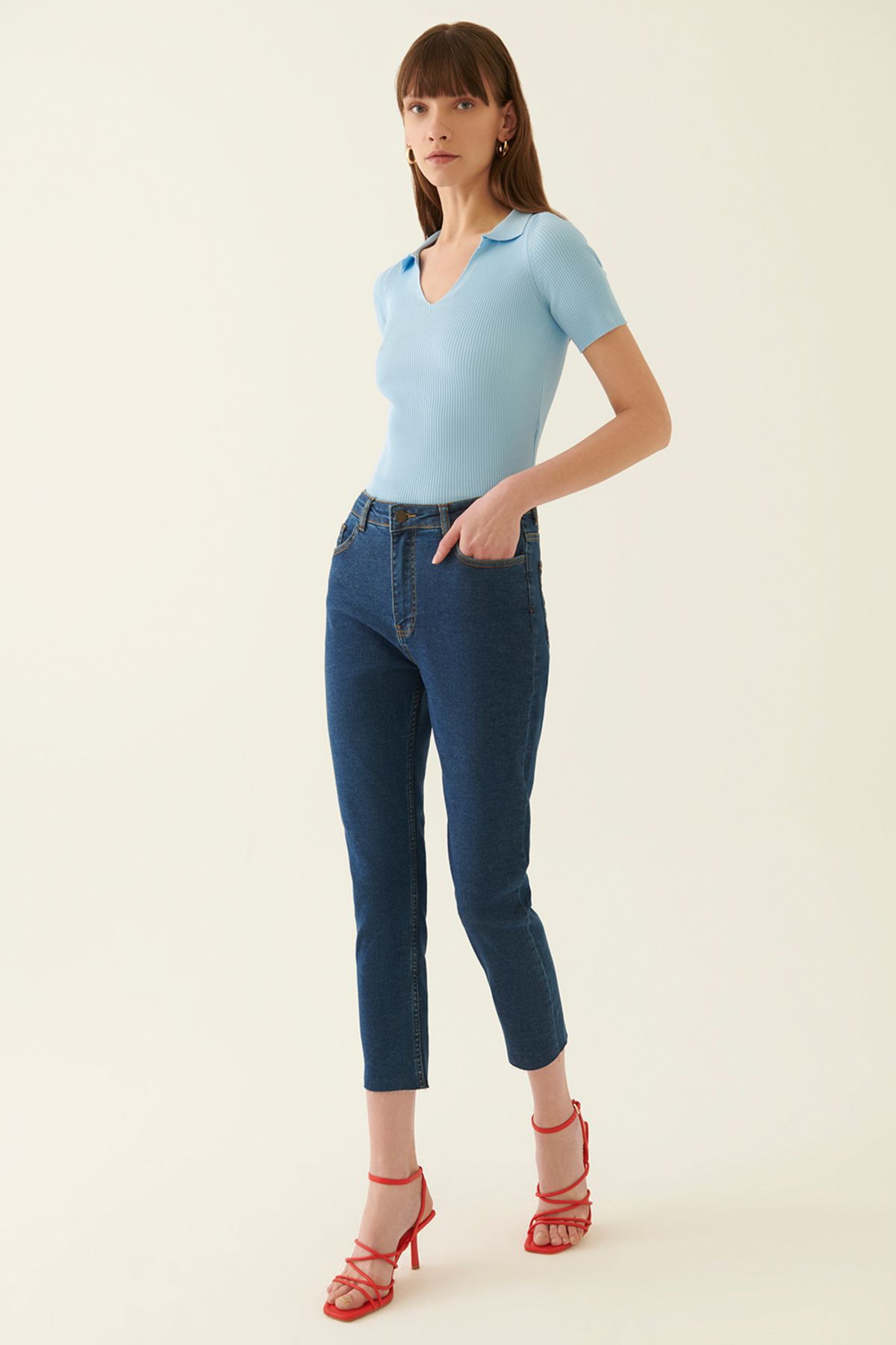 Romets Regular Fit Bilek Boy Orta Bel Lacivert Renk Kadın Denim Pantolon Romets Regular Fit Bilek Boy Orta Bel Lacivert Renk Kadın Denim Pantolon
