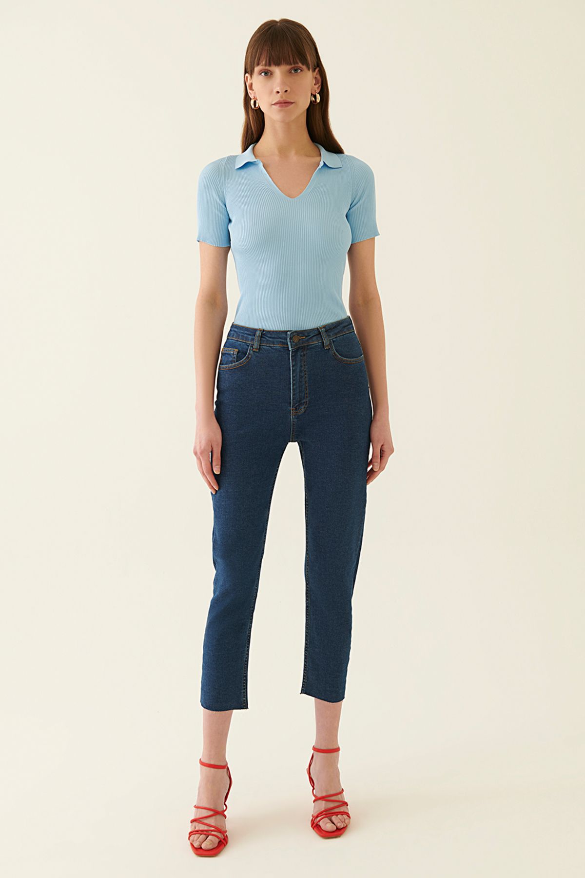 Romets Regular Fit Bilek Boy Orta Bel Lacivert Renk Kadın Denim Pantolon Romets Regular Fit Bilek Boy Orta Bel Lacivert Renk Kadın Denim Pantolon