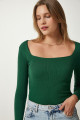 Kadın Yeşil Kare Yaka Fitilli Örme Bluz GT00052 Kadın Yeşil Kare Yaka Fitilli Örme Bluz GT00052