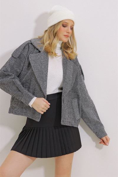 Kadın Siyah Çift Cepli Crop Kaşe Mont ALC-X11057 Kadın Siyah Çift Cepli Crop Kaşe Mont ALC-X11057