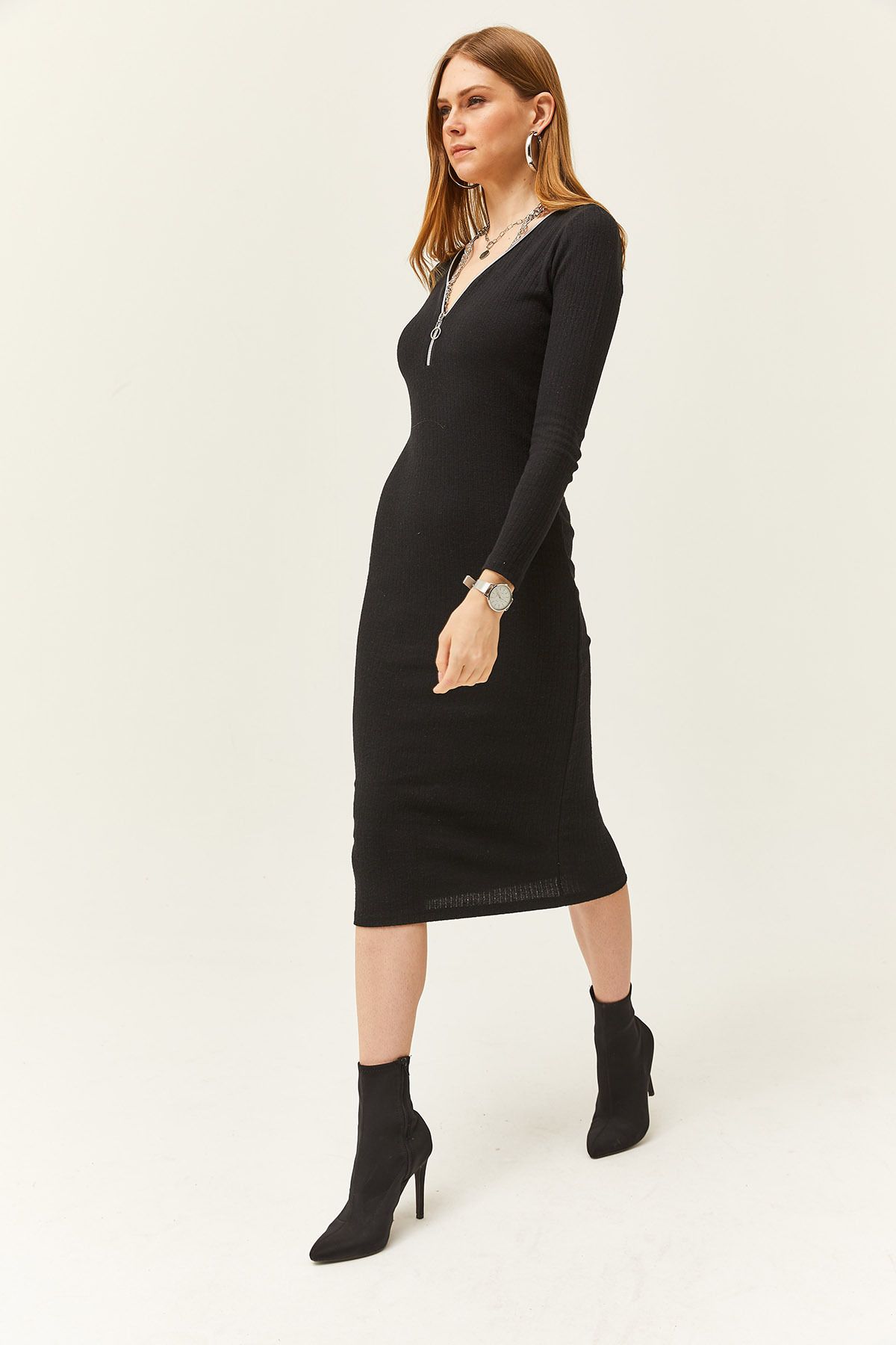 Kadın Siyah V Yaka Fermuarlı Kalın Fitilli Midi Elbise ELB-19002026 Kadın Siyah V Yaka Fermuarlı Kalın Fitilli Midi Elbise ELB-19002026