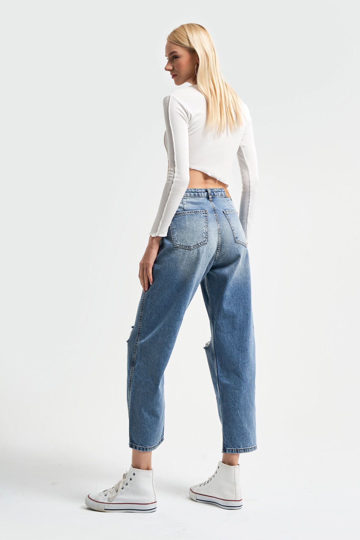Kadın Tint Kot Rengi Relax Fit Dizden Yırtık Denim Kadın Tint Kot Rengi Relax Fit Dizden Yırtık Denim