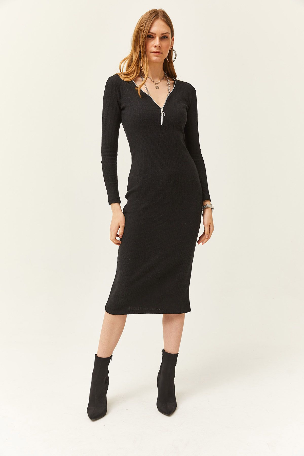 Kadın Siyah V Yaka Fermuarlı Kalın Fitilli Midi Elbise ELB-19002026 Kadın Siyah V Yaka Fermuarlı Kalın Fitilli Midi Elbise ELB-19002026