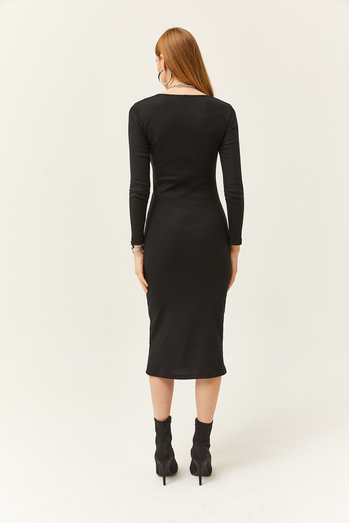 Kadın Siyah V Yaka Fermuarlı Kalın Fitilli Midi Elbise ELB-19002026 Kadın Siyah V Yaka Fermuarlı Kalın Fitilli Midi Elbise ELB-19002026