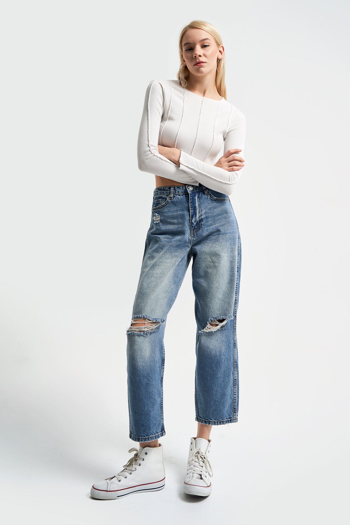 Kadın Tint Kot Rengi Relax Fit Dizden Yırtık Denim Kadın Tint Kot Rengi Relax Fit Dizden Yırtık Denim