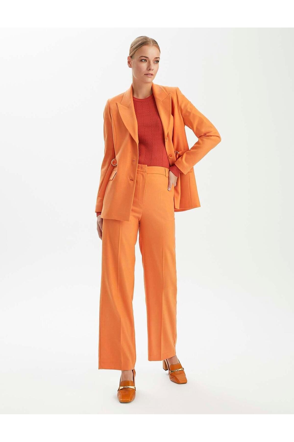 Premium Seri Burnt Orange Kemerli Toka Detaylı Cepli Ceket Premium Seri Burnt Orange Kemerli Toka Detaylı Cepli Ceket