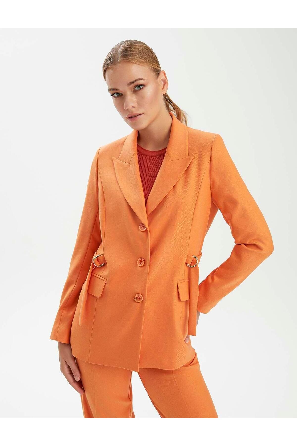 Premium Seri Burnt Orange Kemerli Toka Detaylı Cepli Ceket Premium Seri Burnt Orange Kemerli Toka Detaylı Cepli Ceket