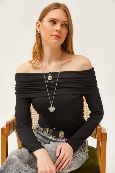 Kadın Siyah Madonna Yaka Örme Viskon Bluz BLZ-19002487 Kadın Siyah Madonna Yaka Örme Viskon Bluz BLZ-19002487