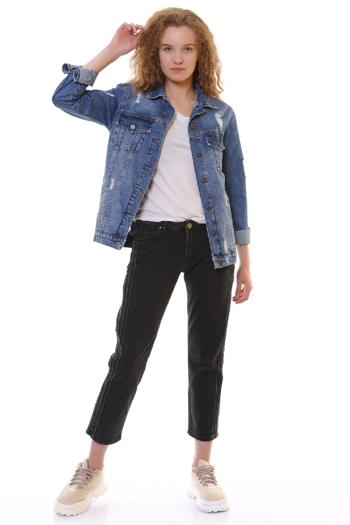 Lazer Yırtıklı ve Klasik Yakalı Uzun Kollu Cepli Klasik Kadın Kot Ceket Koyu Mavi Denim Dört Mevsim Lazer Yırtıklı ve Klasik Yakalı Uzun Kollu Cepli Klasik Kadın Kot Ceket Koyu Mavi Denim Dört Mevsim