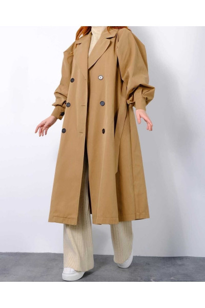 Omuz Büzgülü Düğmeli Kuşaklı Oversize Kalıp Gabardin Trençkot Omuz Büzgülü Düğmeli Kuşaklı Oversize Kalıp Gabardin Trençkot