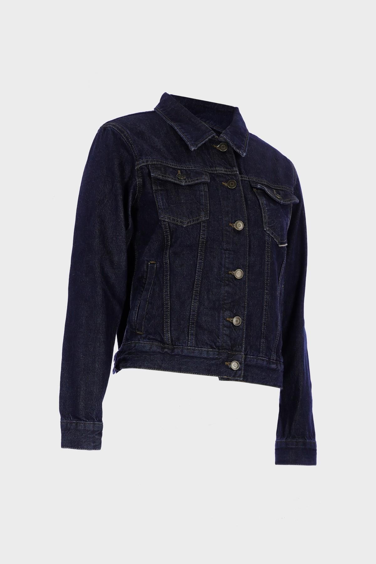 Koyu Mavi Crop Fit Patı Düğmeli Jean Ceket C 4538-194 Koyu Mavi Crop Fit Patı Düğmeli Jean Ceket C 4538-194