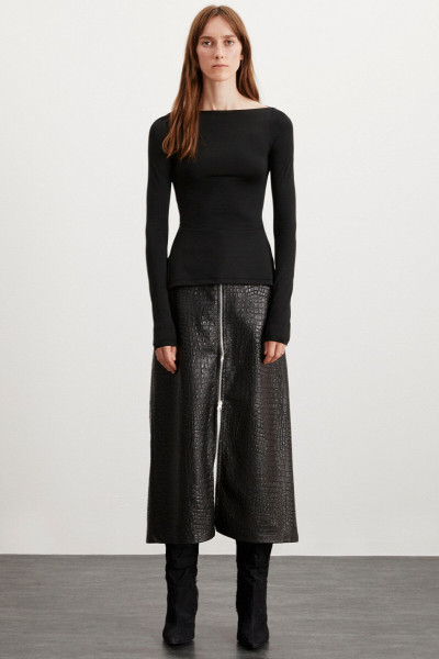 Myra Kadın Kayık Yakalı Polyester Yarı Parlak Esnek Kumaşlı Iki Yanı Derin Yırtmaçlı Siyah Bluz Myra Kadın Kayık Yakalı Polyester Yarı Parlak Esnek Kumaşlı Iki Yanı Derin Yırtmaçlı Siyah Bluz