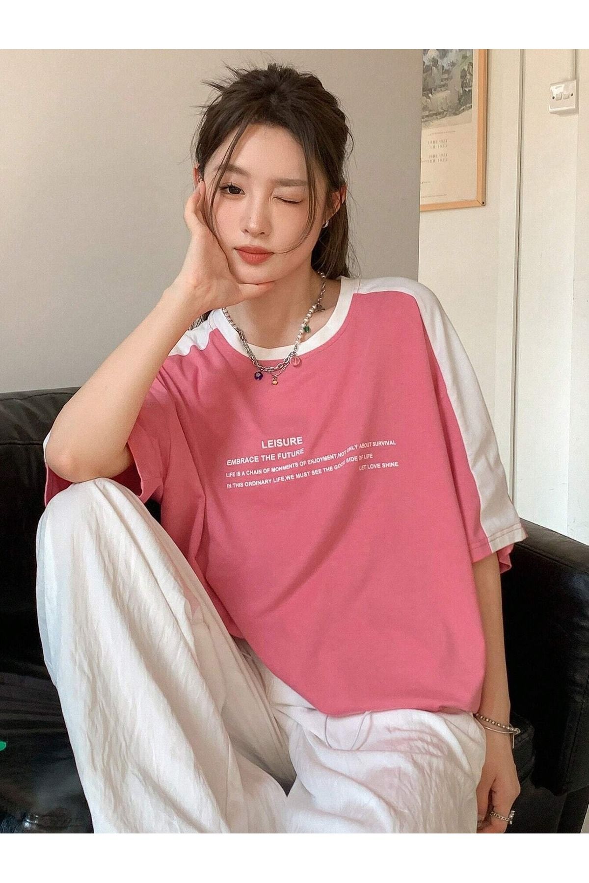 Leisure Future Parçalı Süprem T-Shirt - Pembe Beyaz Oversize Bisiklet Yaka Kısa Kol Tişört Leisure Future Parçalı Süprem T-Shirt - Pembe Beyaz Oversize Bisiklet Yaka Kısa Kol Tişört