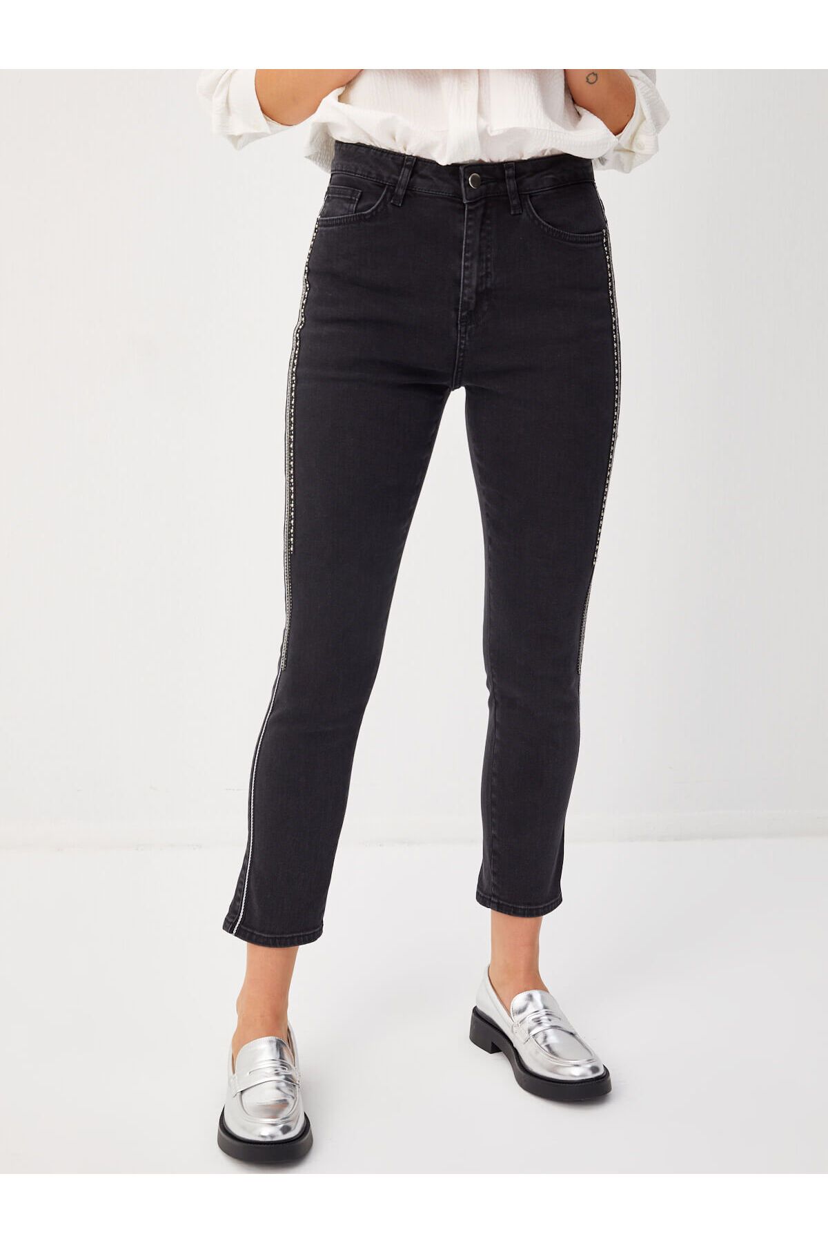 Yanları Şerit Detaylı Slım Fıt Jean Pantolon 68452 Yanları Şerit Detaylı Slım Fıt Jean Pantolon 68452