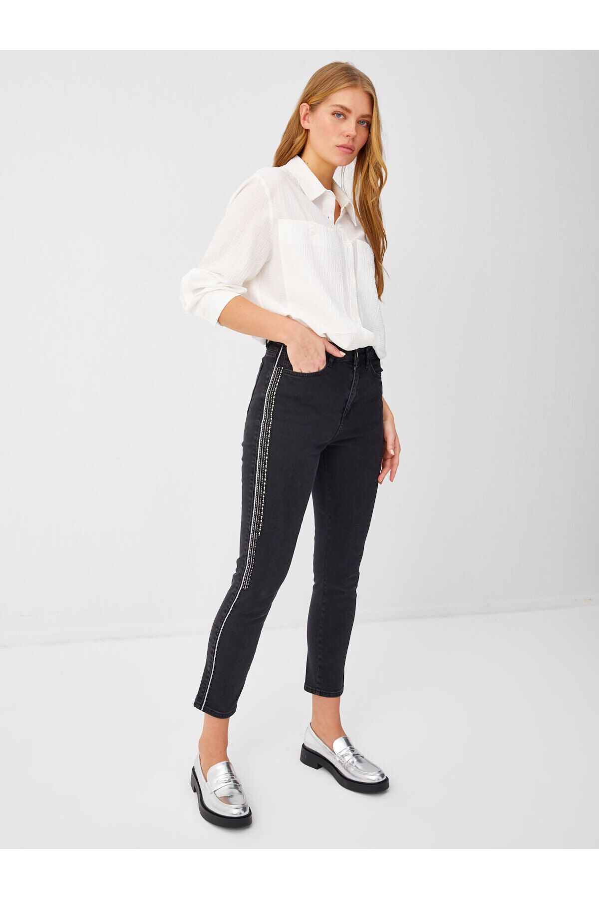 Yanları Şerit Detaylı Slım Fıt Jean Pantolon 68452 Yanları Şerit Detaylı Slım Fıt Jean Pantolon 68452