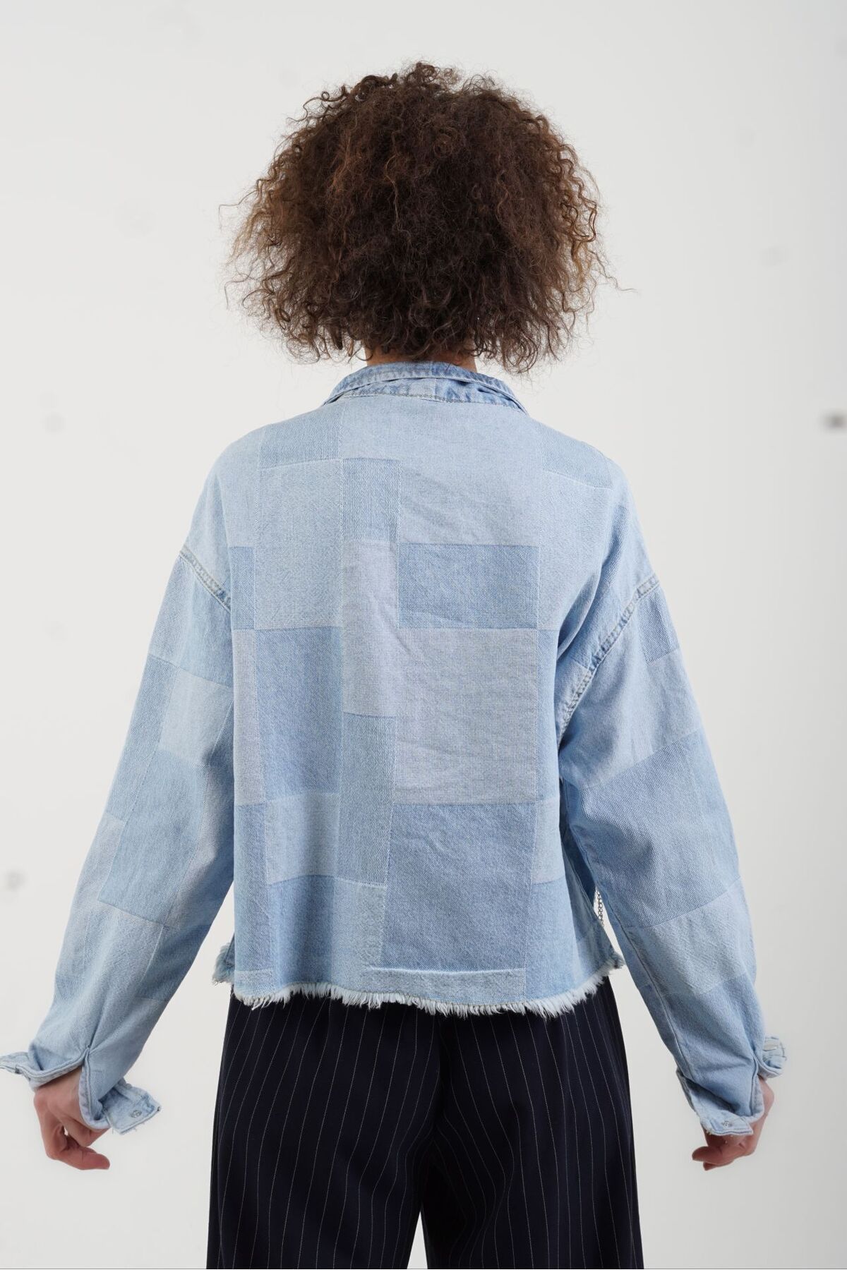 Mavi Zincir Detaylı Denim Ceket Mavi Zincir Detaylı Denim Ceket