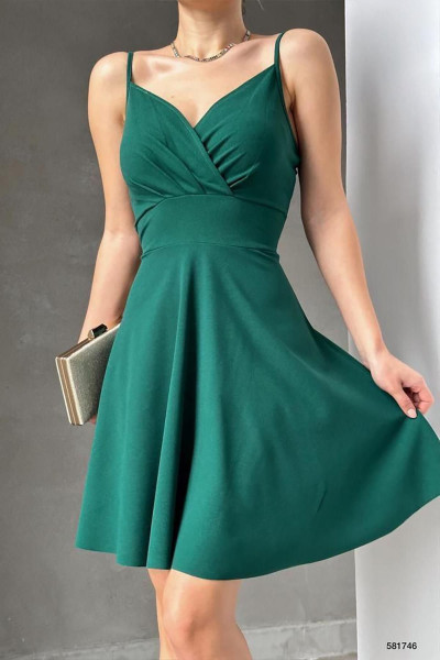 Krep Kumaş Yeşil Ince Askılı Kloş Elbise Krep Kumaş Yeşil Ince Askılı Kloş Elbise