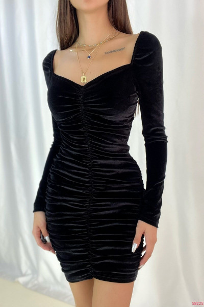 Siyah Kadife Kumaş Uzun Kollu Büzgülü Elbise Siyah Kadife Kumaş Uzun Kollu Büzgülü Elbise