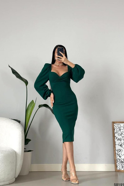 Yeşil Prenses Kol Yırtmaç Detaylı Kalp Yaka Midi Boy Elbise