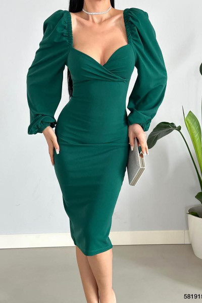 Yeşil Prenses Kol Yırtmaç Detaylı Kalp Yaka Midi Boy Elbise
