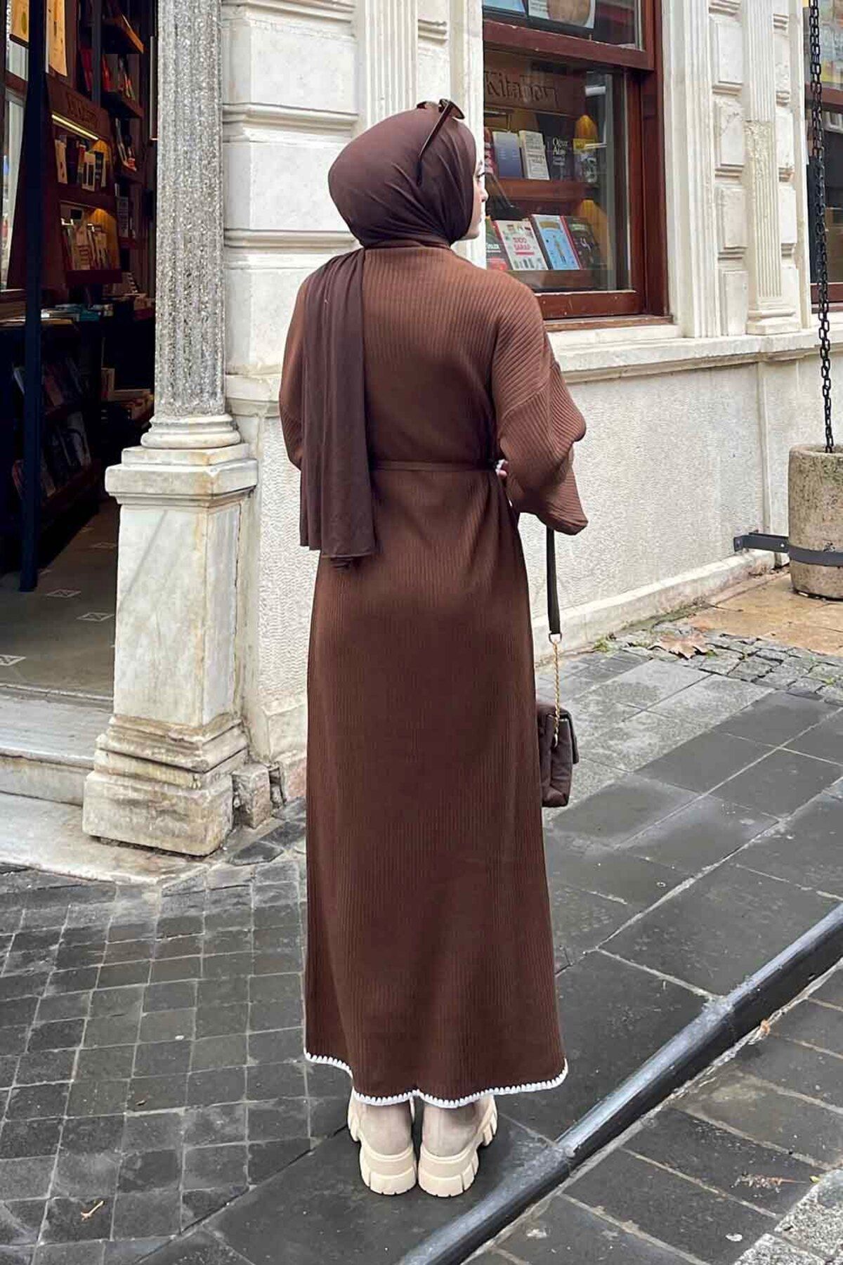 Kol-Etek Ucu Nakışlı Triko Elbise Kol-Etek Ucu Nakışlı Triko Elbise