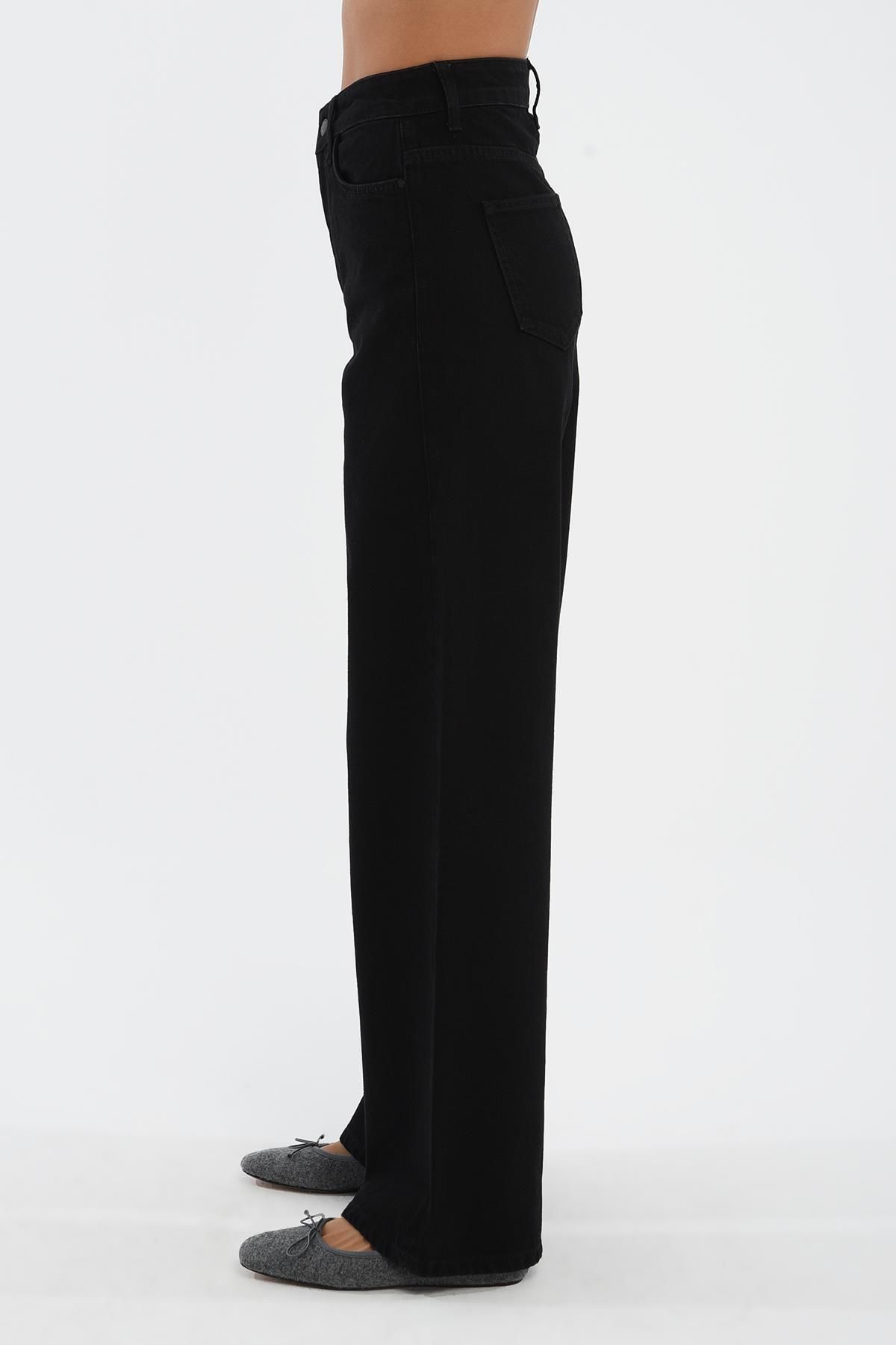 Weslie Siyah Yüksek Bel Fermuarlı Wideleg Fit Jean Pantolon C 4530-076 Weslie Siyah Yüksek Bel Fermuarlı Wideleg Fit Jean Pantolon C 4530-076