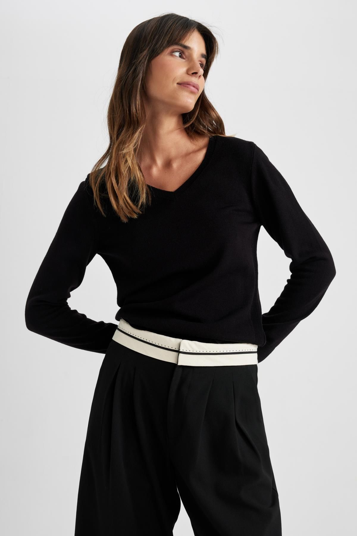 Regular Fit V Yaka Basic Kazak F7088az23wn Regular Fit V Yaka Basic Kazak F7088az23wn