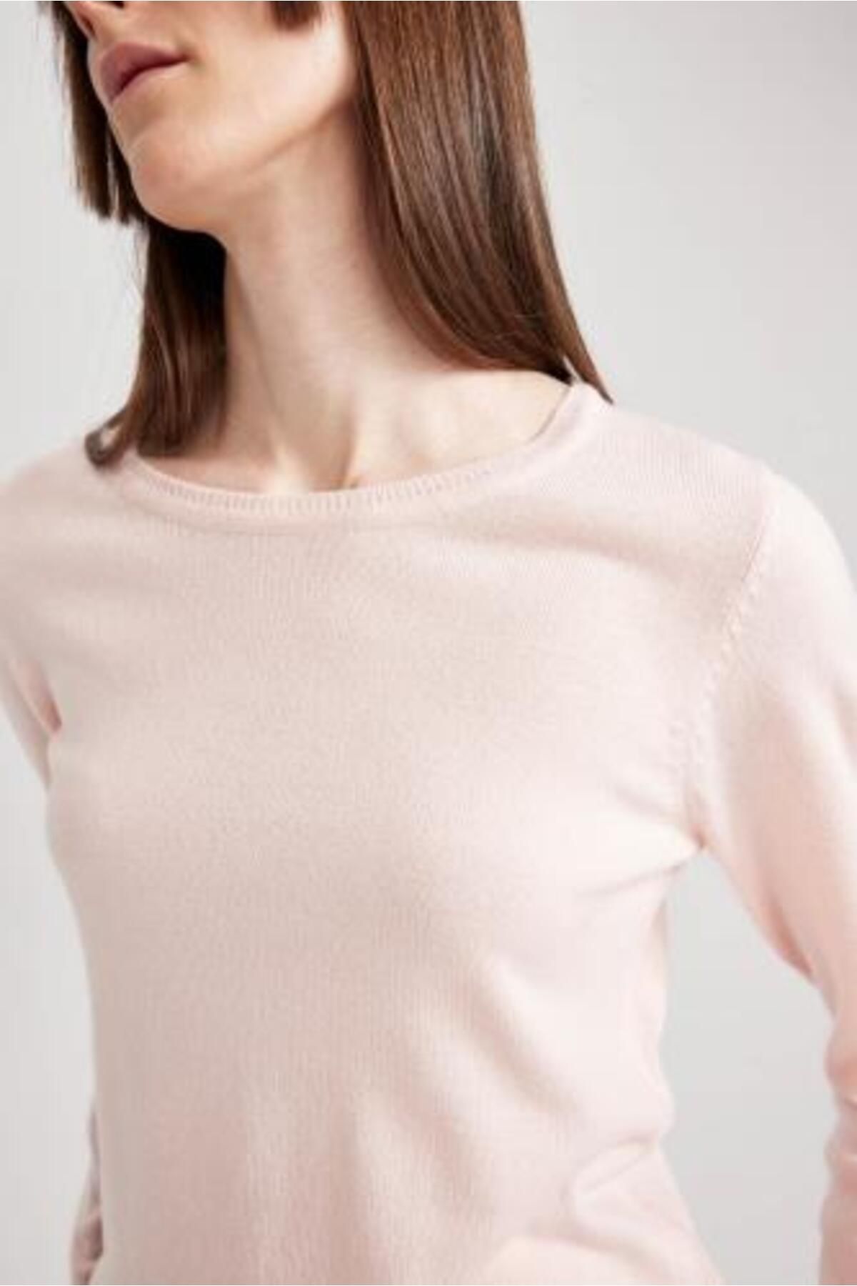 Regular Fit Bisiklet Yaka Basic Düz Triko Kazak F7091az23wn Regular Fit Bisiklet Yaka Basic Düz Triko Kazak F7091az23wn