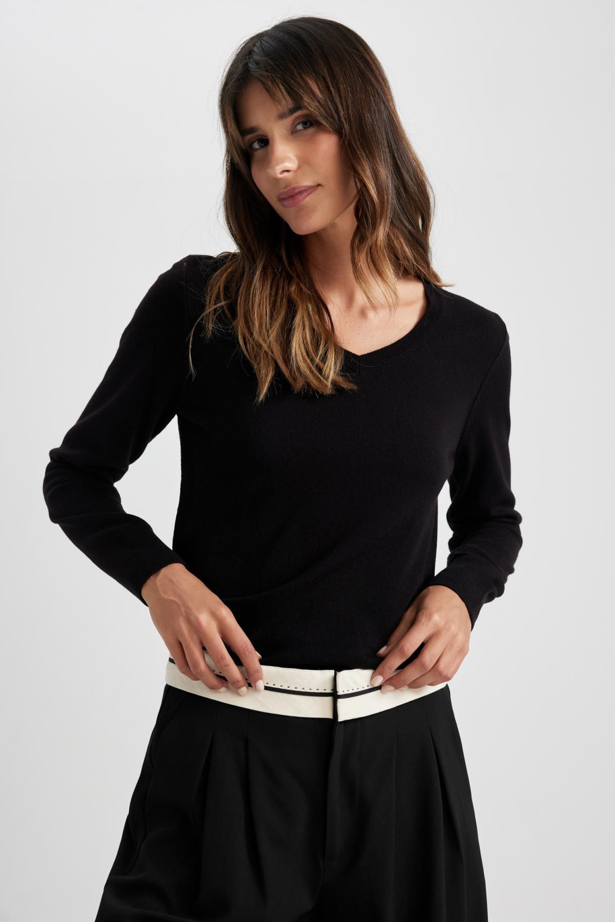 Regular Fit V Yaka Basic Kazak F7088az23wn Regular Fit V Yaka Basic Kazak F7088az23wn