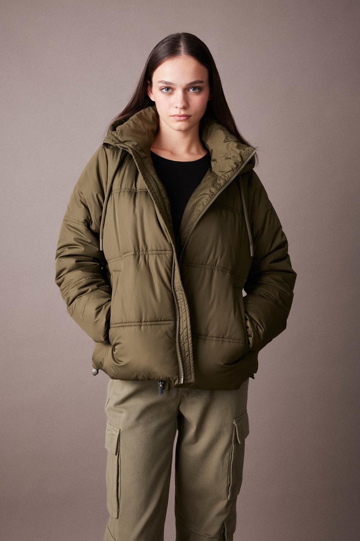 Su Geçirmez Kapüşonlu Suni Kürklü Puffer Şişme Mont A0757ax23wn Su Geçirmez Kapüşonlu Suni Kürklü Puffer Şişme Mont A0757ax23wn