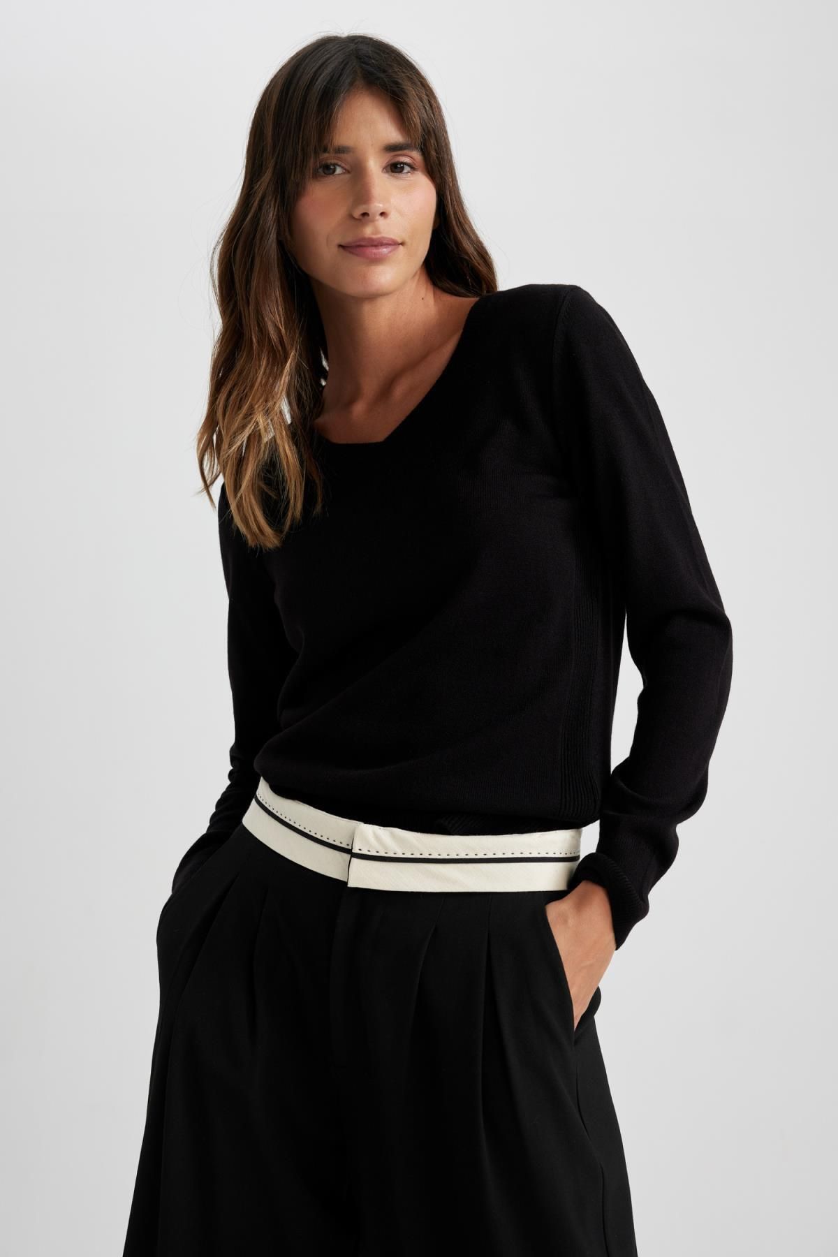 Regular Fit V Yaka Basic Kazak F7088az23wn Regular Fit V Yaka Basic Kazak F7088az23wn