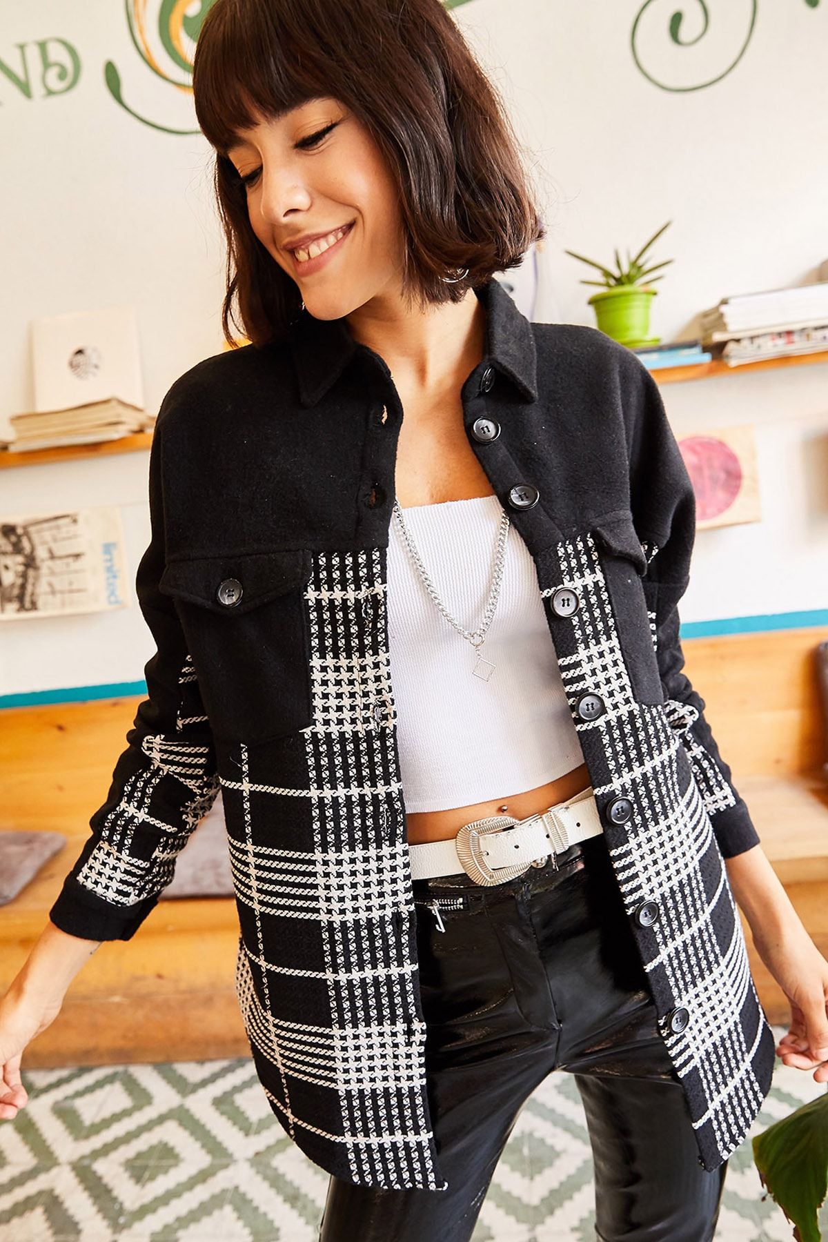 Kadın Siyah Renk Bloklu Kaşe Gömlek Ceket CKT-19000224 Kadın Siyah Renk Bloklu Kaşe Gömlek Ceket CKT-19000224