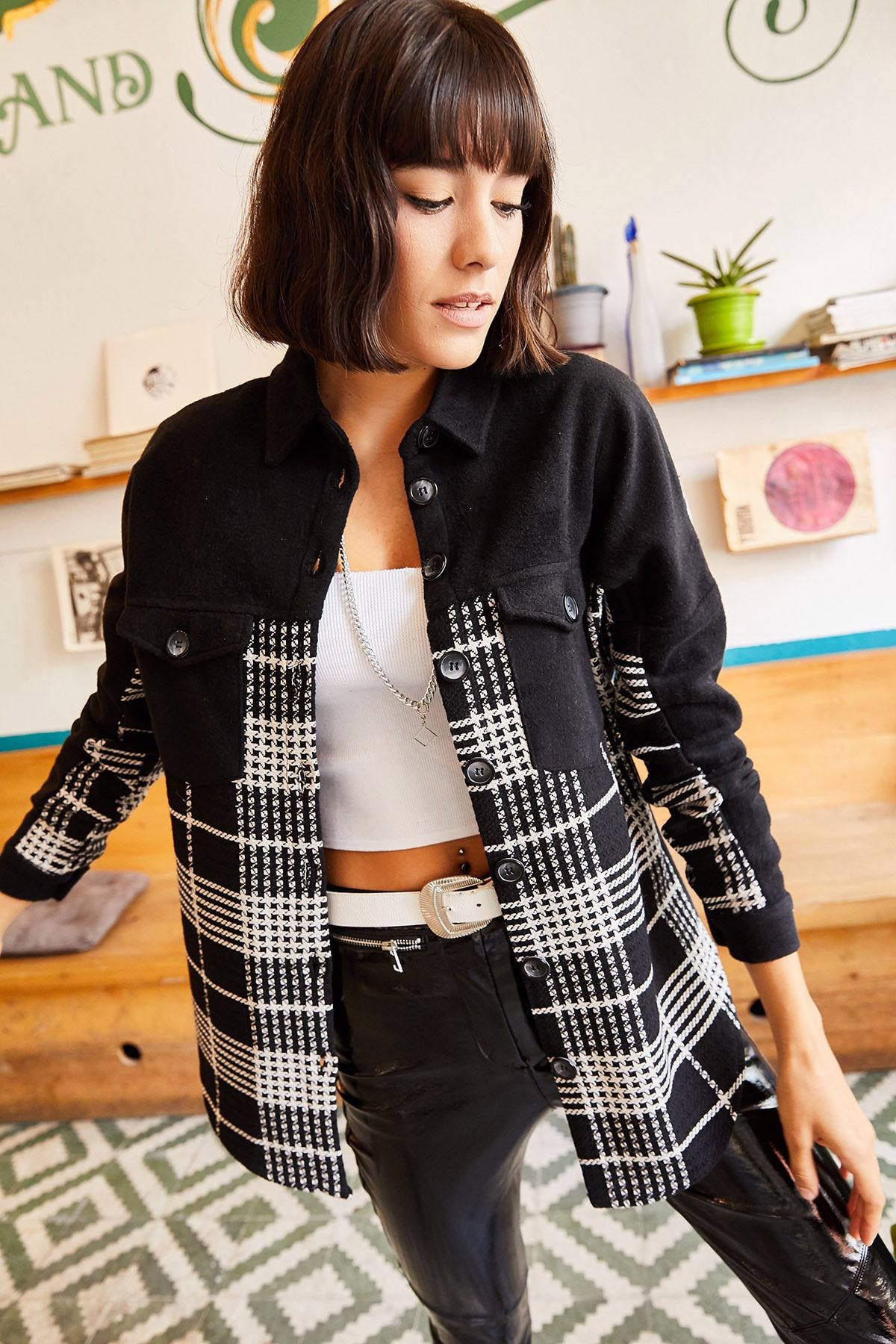 Kadın Siyah Renk Bloklu Kaşe Gömlek Ceket CKT-19000224 Kadın Siyah Renk Bloklu Kaşe Gömlek Ceket CKT-19000224