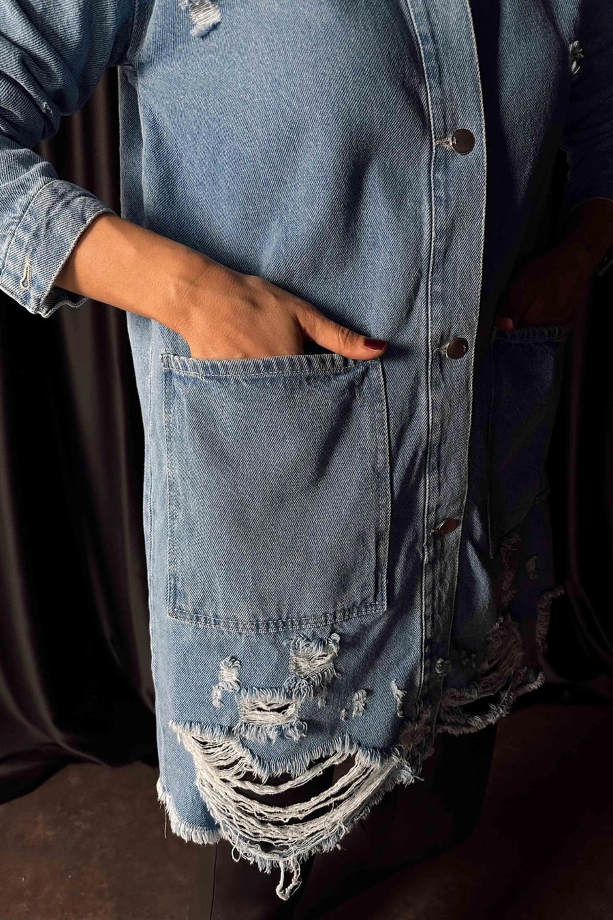 Yırtık Detaylı Kapüşonlu Jean Ceket Yırtık Detaylı Kapüşonlu Jean Ceket