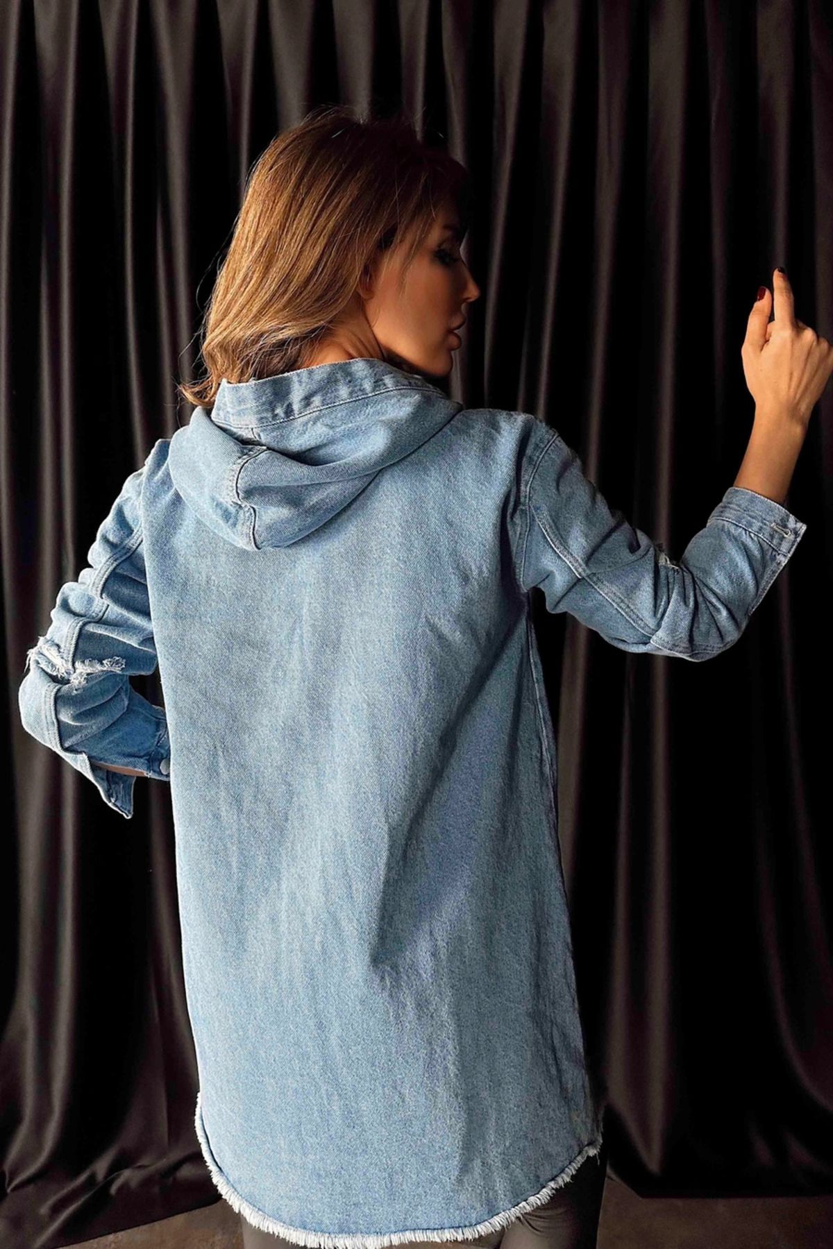 Yırtık Detaylı Kapüşonlu Jean Ceket Yırtık Detaylı Kapüşonlu Jean Ceket